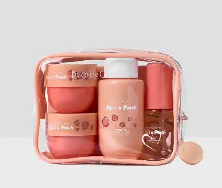 BEAUTY CREATIONS TRAVEL BAG LIFE´S A PEACH 4 PCS