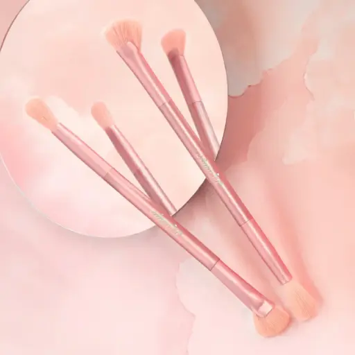 [0610895188358] AMOR US CLOUD BLUR CONCEALER BRUSH