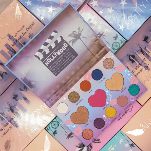 [782353201319] ITALIA DELUXE PALETTE PRETTY FAMOUS