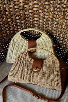 [6975282026601] SOFIA ZUL BOLSO MEDIA LUNA DE PAJA TRENZADO   