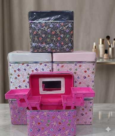 [6791235860388] BELLAS MALETA MAQUILLAJE SURTIDA MARIQUITAS-LAZOS